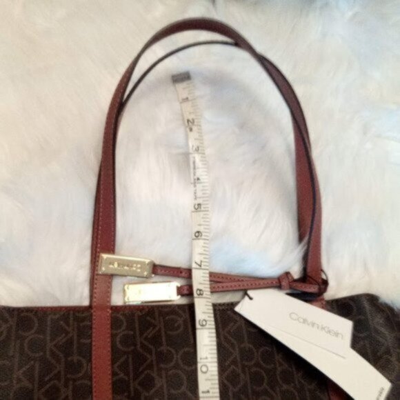 Calvin Klein Monogram Reversible Brown Tote Bag & Zip Pouch Set 18" x 11.5" x 5" - Picture 6 of 17